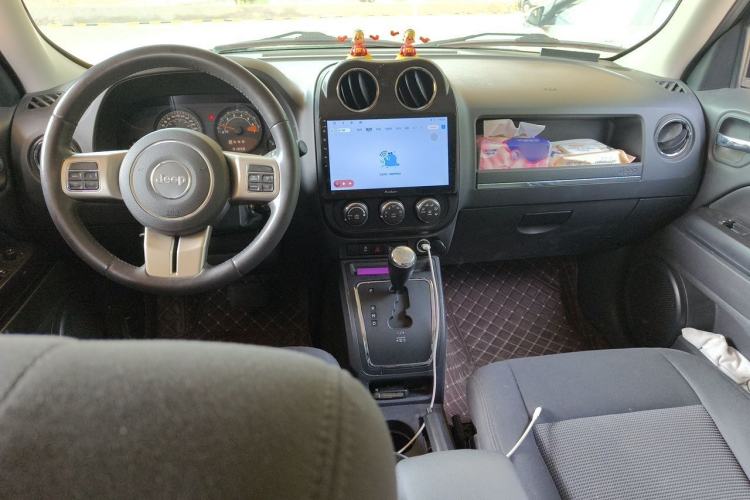 Used Jeep Patriot 2014 2.4L Sport Edition Center Console