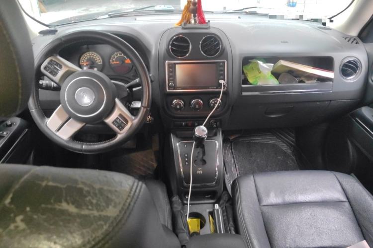 Used Jeep Patriot 2014 2.0L Sport Enhanced Edition Center Console