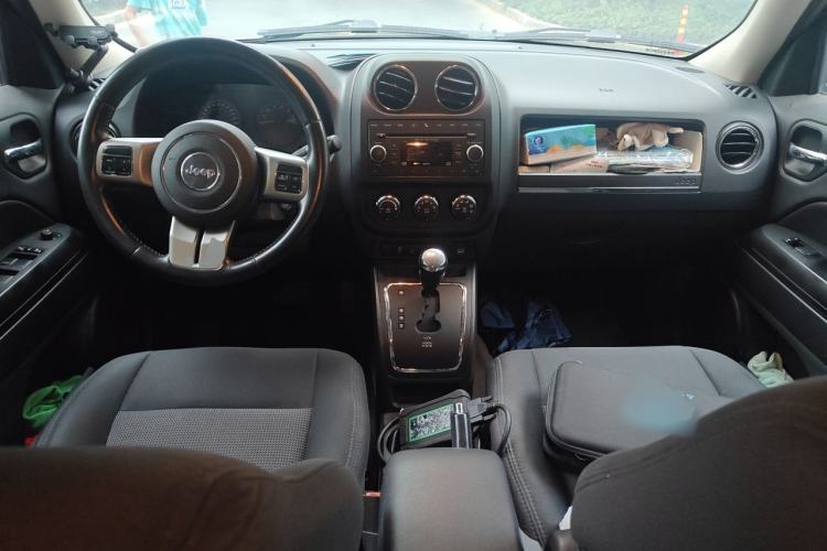 Used Jeep Patriot 2014 2.4L Sport Edition Center Console