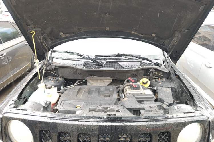 Used Jeep Patriot 2014 2.4L Luxury Navigation Edition Engine Bay