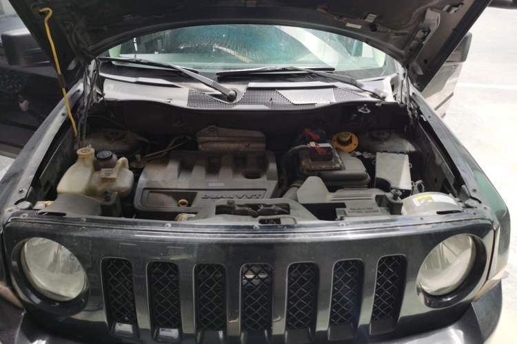 Used Jeep Patriot 2014 2.0L Sport Enhanced Edition Engine Bay