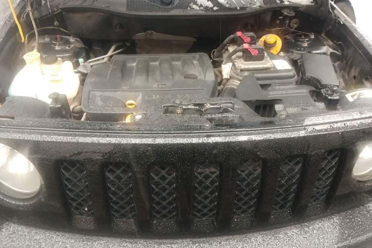 Used Jeep Patriot 2014 2.0L Sport Enhanced Edition Engine Bay