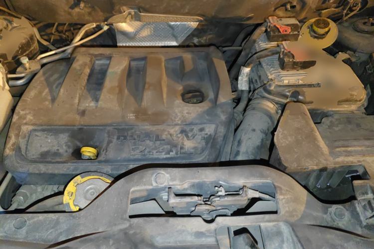 Used Jeep Patriot 2014 2.4L Luxury Navigation Edition Engine Bay
