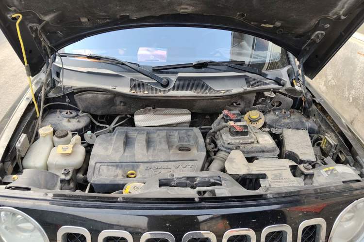 Used Jeep Patriot 2014 2.4L Luxury Navigation Edition Engine Bay