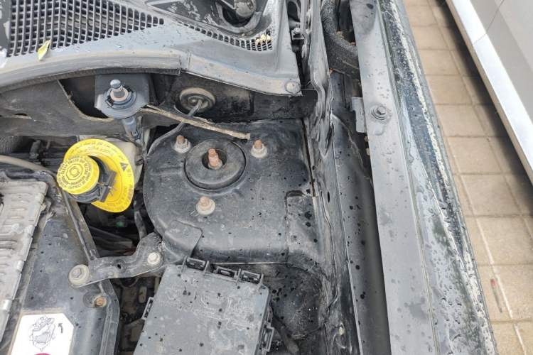 Used Jeep Patriot 2014 2.4L Luxury Navigation Edition Engine Bay Left