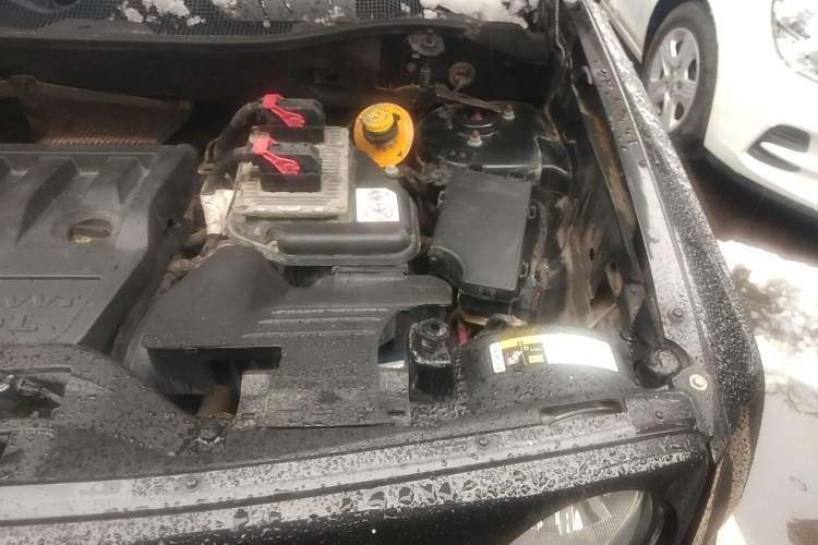 Used Jeep Patriot 2014 2.0L Sport Enhanced Edition Engine Bay Left