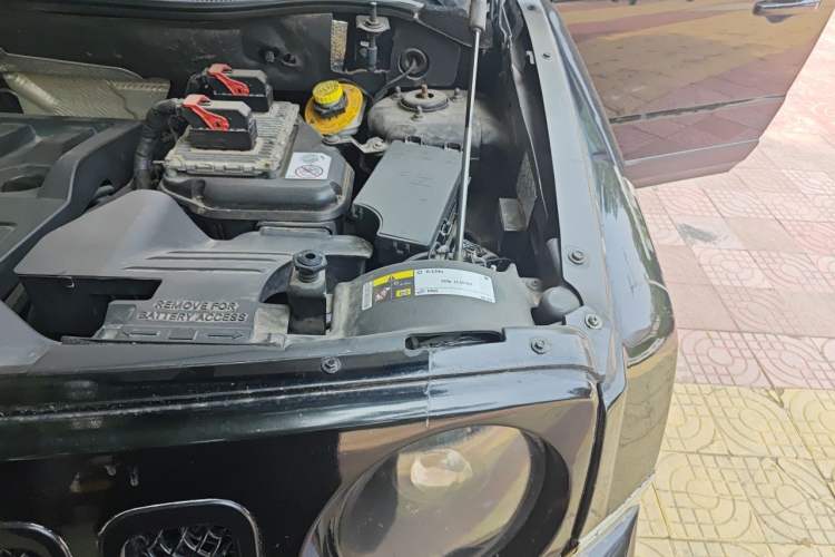 Used Jeep Patriot 2014 2.4L Sport Edition Engine Bay Left