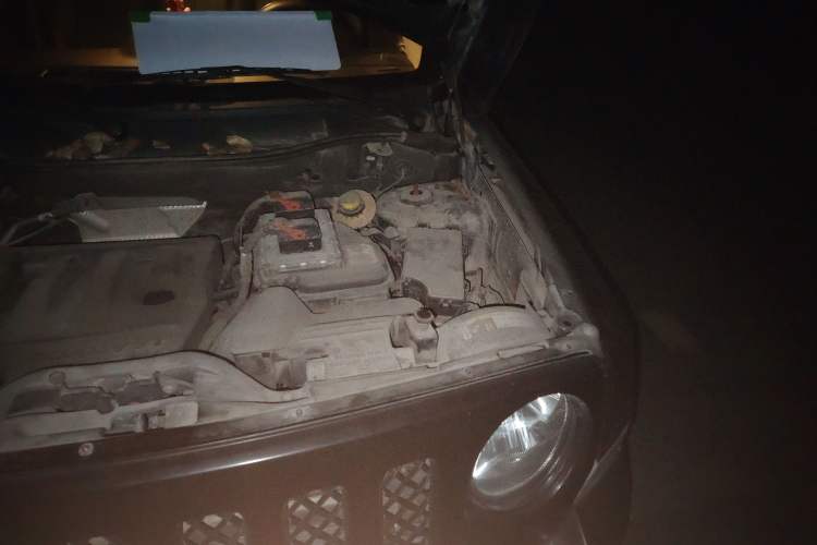 Used Jeep Patriot 2014 2.4L Sport Edition Engine Bay Left