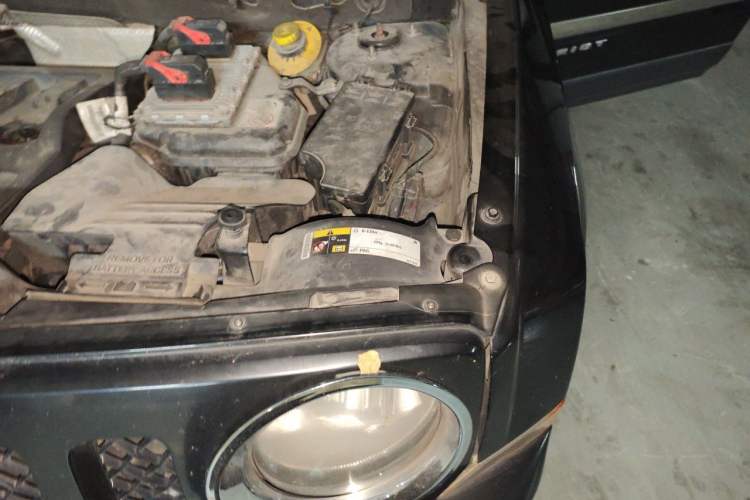 Used Jeep Patriot 2014 2.0L Sport Edition Engine Bay Left
