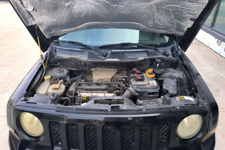 Used Jeep Patriot 2014 2.4L Sport Edition Engine Bay