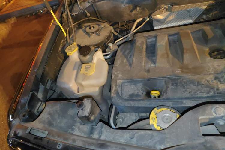 Used Jeep Patriot 2014 2.4L Luxury Navigation Edition Engine Bay Right