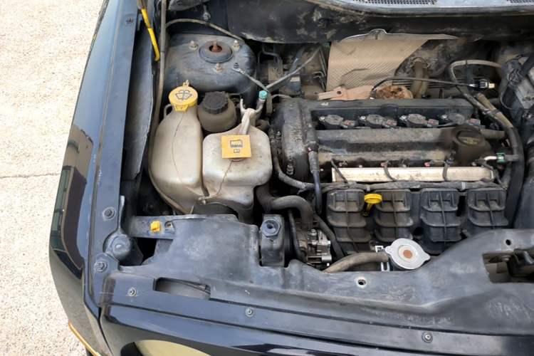 Used Jeep Patriot 2014 2.4L Sport Edition Engine Bay Right