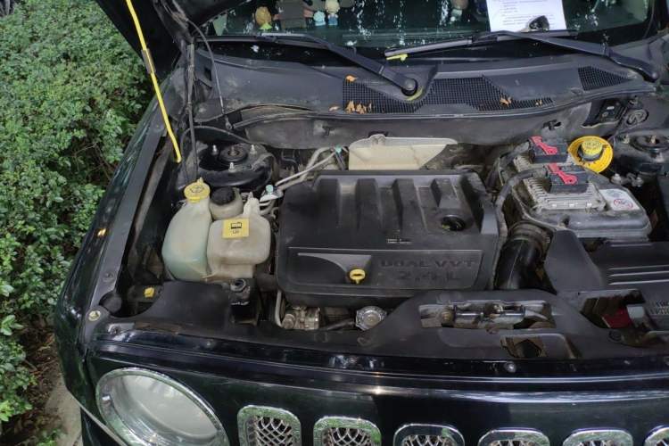 Used Jeep Patriot 2014 2.4L Luxury Navigation Edition Engine Bay Right