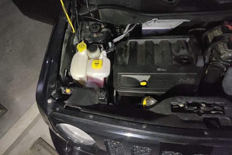 Used Jeep Patriot 2014 2.4L Luxury Navigation Edition Engine Bay Right