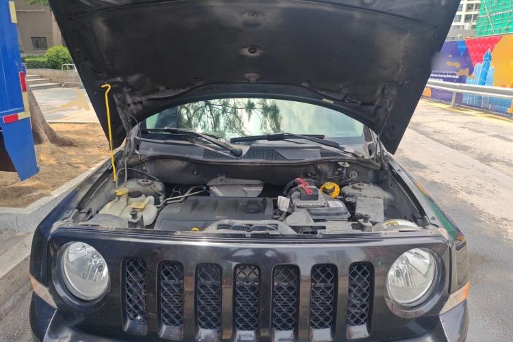Used Jeep Patriot 2014 2.4L Luxury Navigation Edition Engine Bay