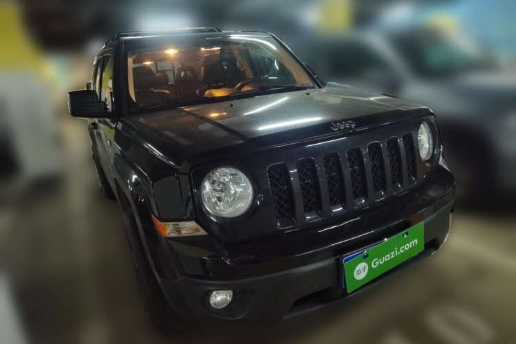 Used Jeep Patriot 2014 2.4L Sport Edition Front Right 45 Deg