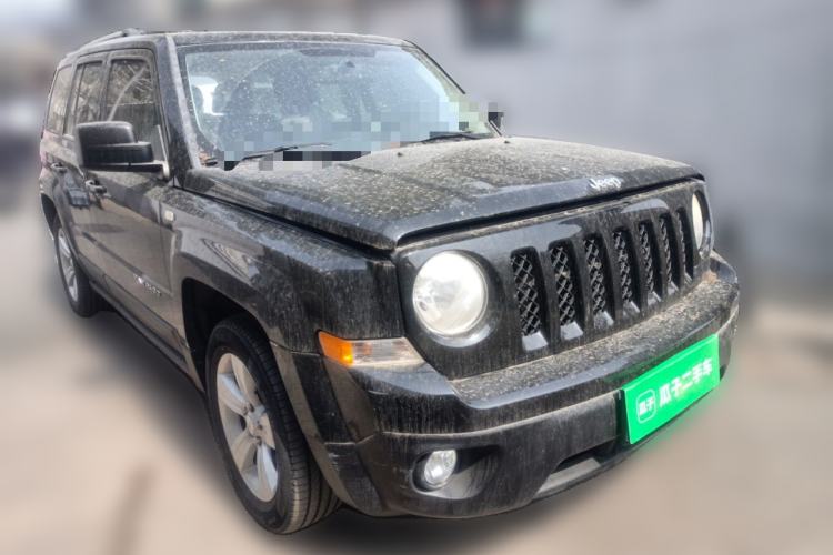 Used Jeep Patriot 2014 2.4L Luxury Navigation Edition Front Right 45 Deg