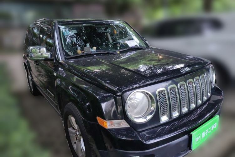 Used Jeep Patriot 2014 2.4L Luxury Navigation Edition Front Right 45 Deg