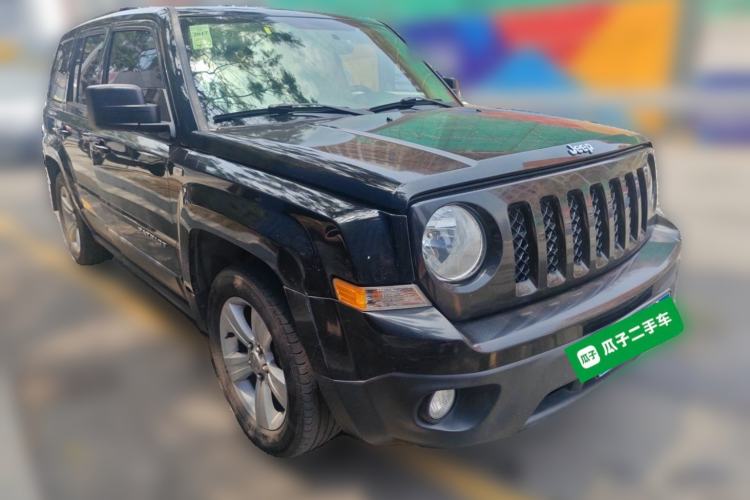 Used Jeep Patriot 2014 2.4L Luxury Navigation Edition Front Right 45 Deg