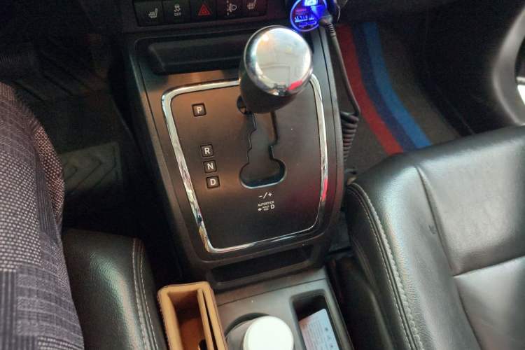 Used Jeep Patriot 2014 2.4L Luxury Navigation Edition Gear Lever