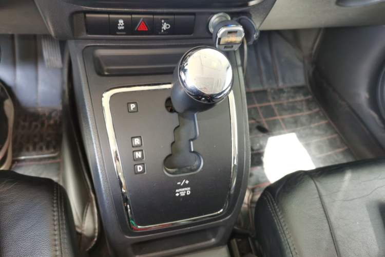 Used Jeep Patriot 2014 2.0L Sport Enhanced Edition Gear Lever