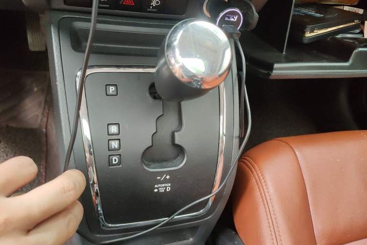 Used Jeep Patriot 2014 2.4L Sport Edition Gear Lever