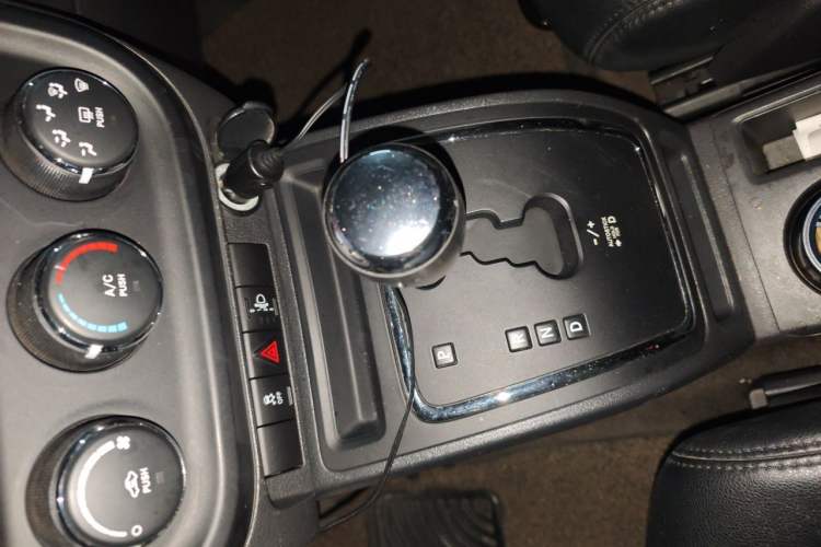 Used Jeep Patriot 2014 2.0L Sport Edition Gear Lever
