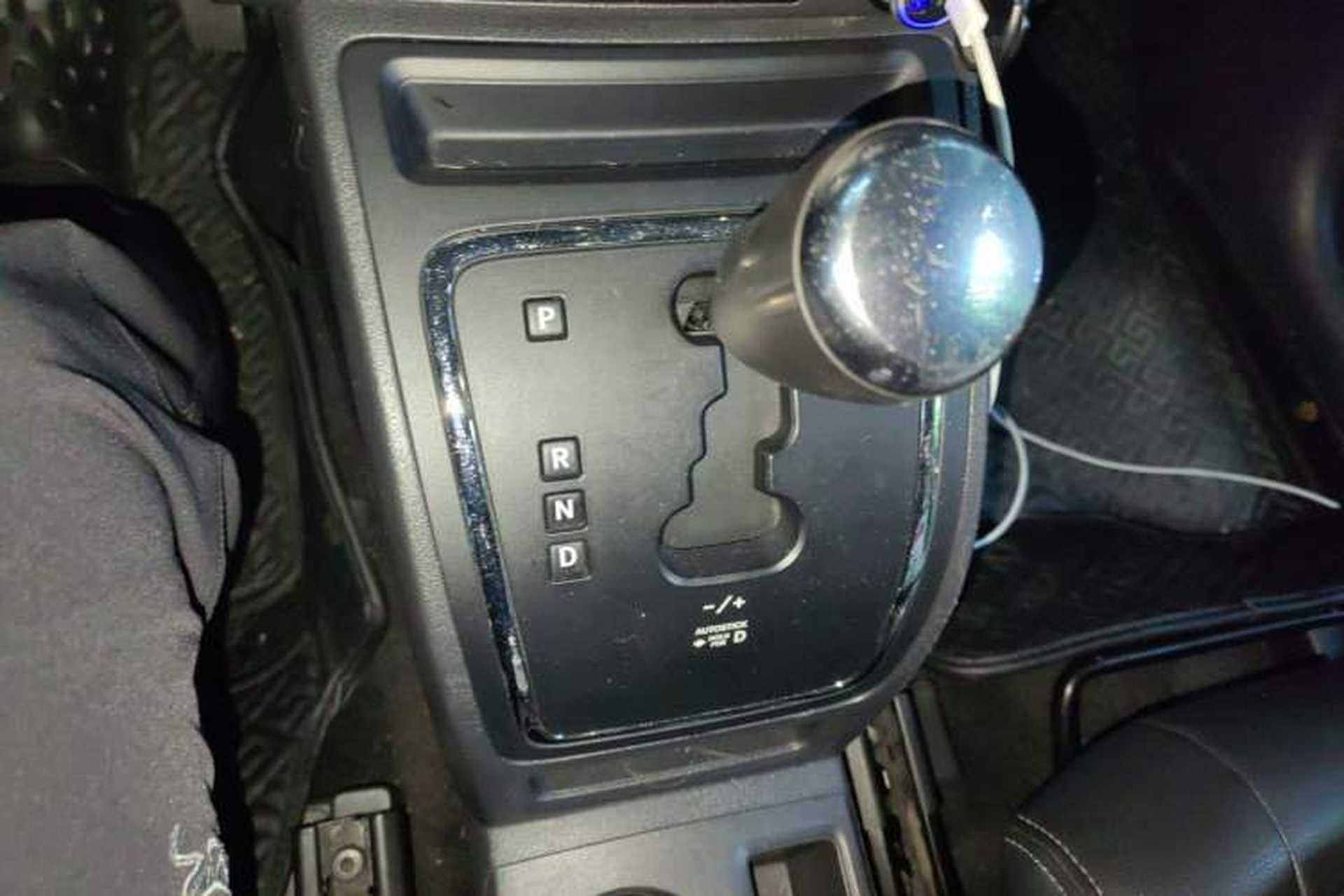 Used Jeep Patriot 2014 2.4L Luxury Navigation Edition Gear Lever