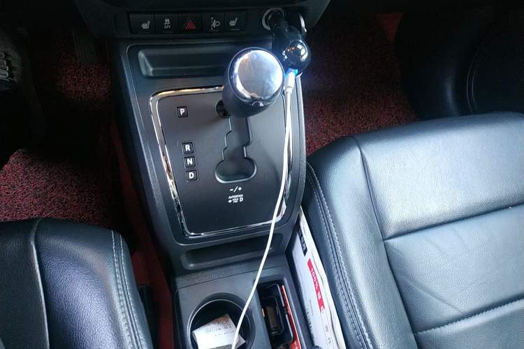 Used Jeep Patriot 2014 2.4L Luxury Navigation Edition Gear Lever
