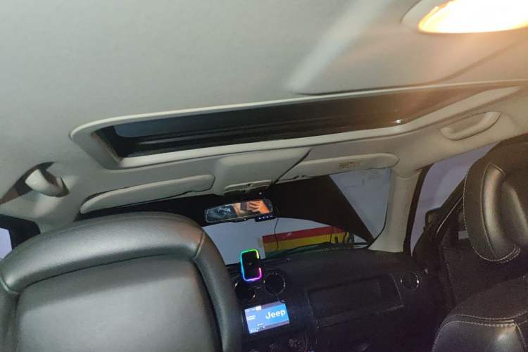 Used Jeep Patriot 2014 2.4L Luxury Navigation Edition Headliner
