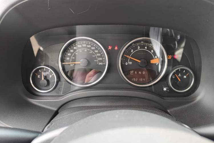 Used Jeep Patriot 2014 2.4L Luxury Navigation Edition Instrument Cluster
