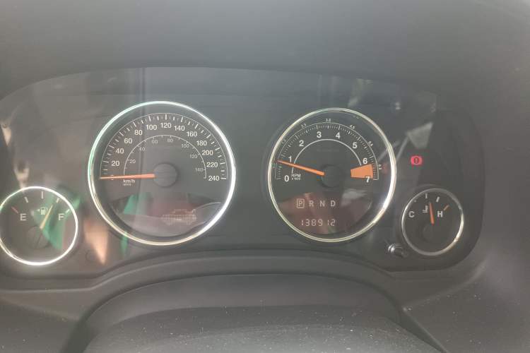 Used Jeep Patriot 2014 2.4L Luxury Navigation Edition Instrument Cluster