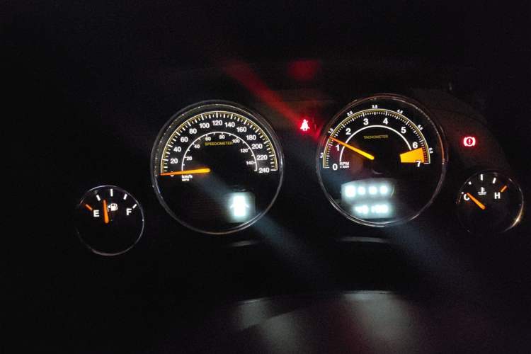 Used Jeep Patriot 2014 2.4L Luxury Navigation Edition Instrument Cluster