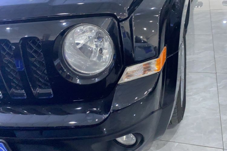 Used Jeep Patriot 2014 2.4L Sport Edition Left Front Headlight