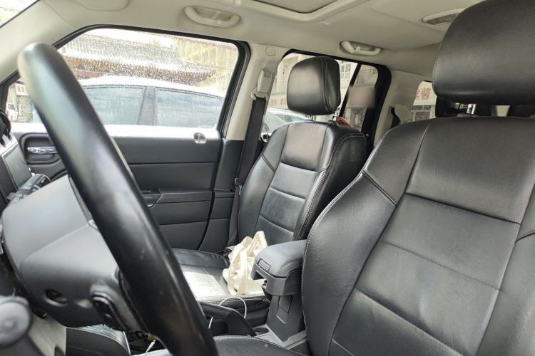 Used Jeep Patriot 2014 2.4L Luxury Navigation Edition Left Front Seat