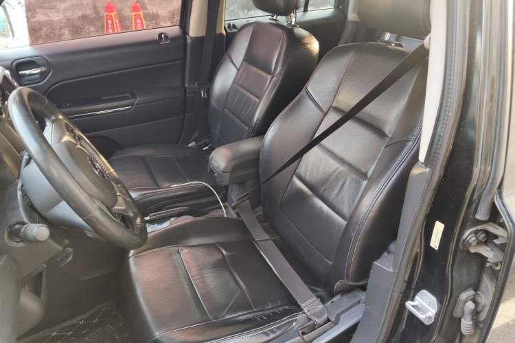 Used Jeep Patriot 2014 2.4L Luxury Navigation Edition Left Front Seat