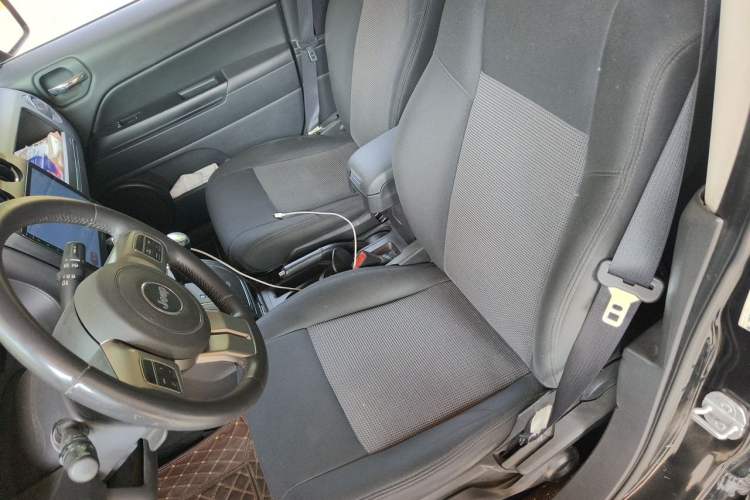 Used Jeep Patriot 2014 2.4L Sport Edition Left Front Seat