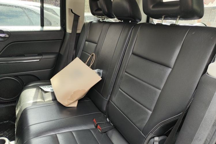 Used Jeep Patriot 2014 2.4L Luxury Navigation Edition Left Rear Seat