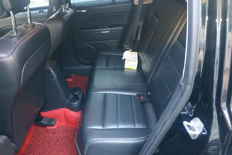 Used Jeep Patriot 2014 2.4L Luxury Navigation Edition Left Rear Seat