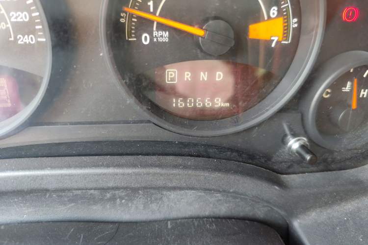 Used Jeep Patriot 2014 2.4L Sport Edition Odometer Close Up