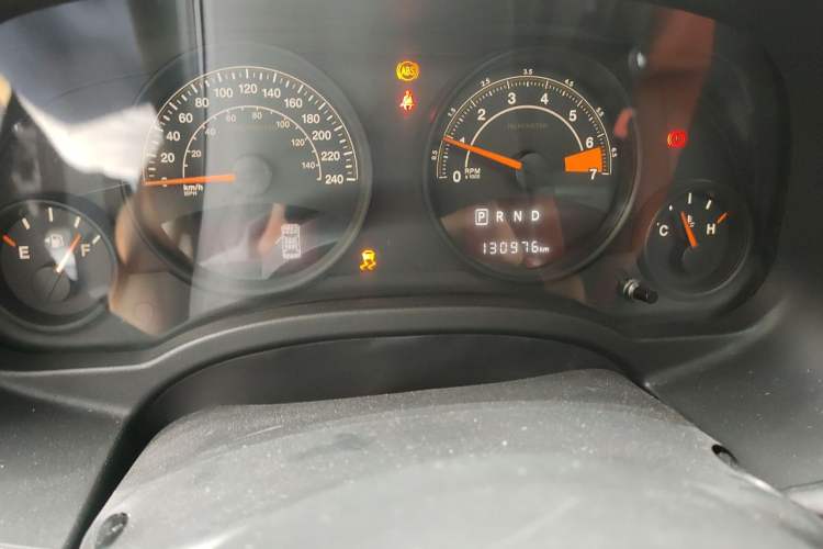 Used Jeep Patriot 2014 2.4L Sport Edition Odometer Close Up