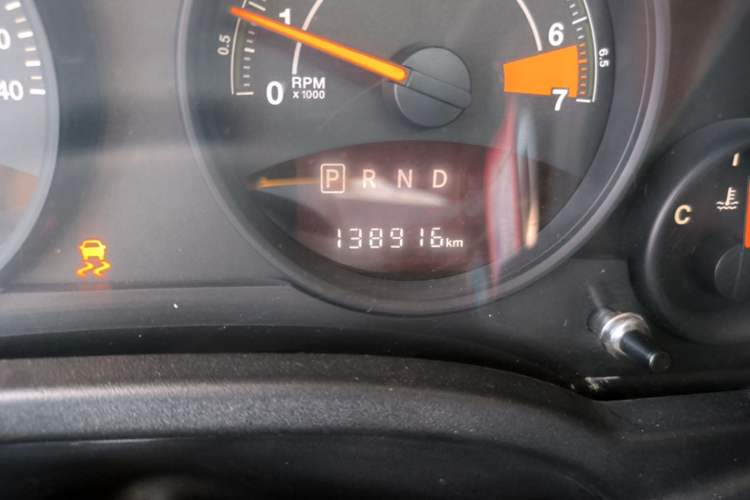 Used Jeep Patriot 2014 2.4L Sport Edition Odometer Close Up