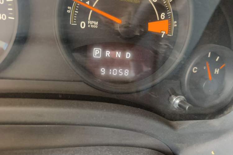 Used Jeep Patriot 2014 2.4L Sport Edition Odometer Close Up