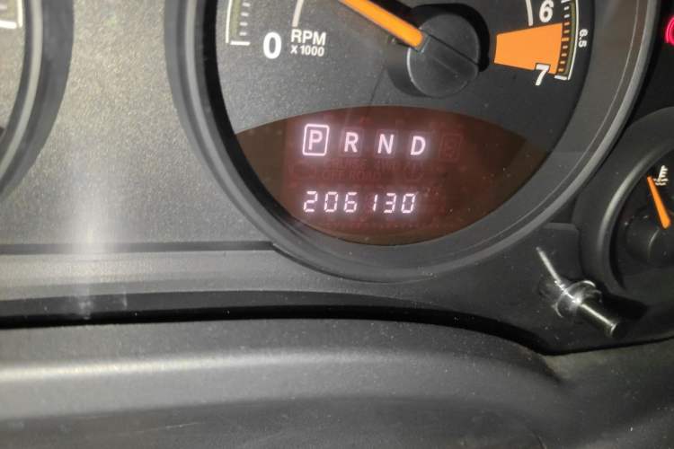 Used Jeep Patriot 2014 2.4L Sport Edition Odometer Close Up