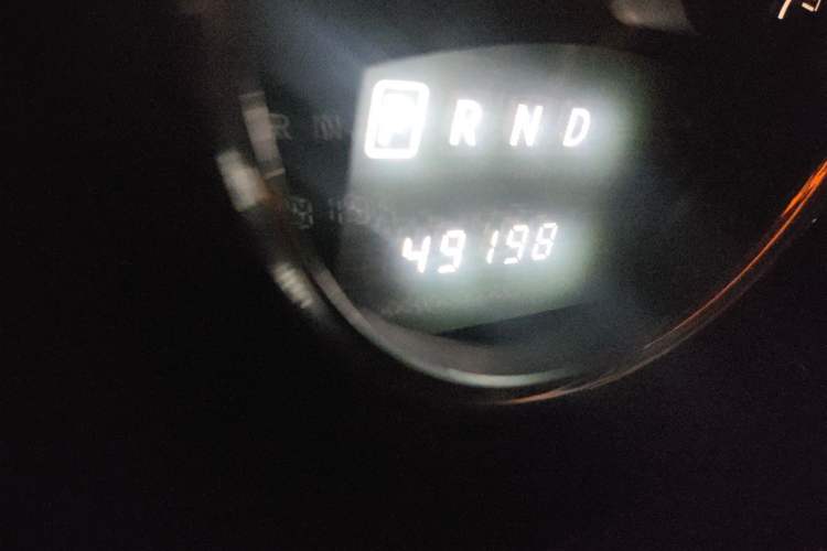 Used Jeep Patriot 2014 2.4L Luxury Navigation Edition Odometer Close Up