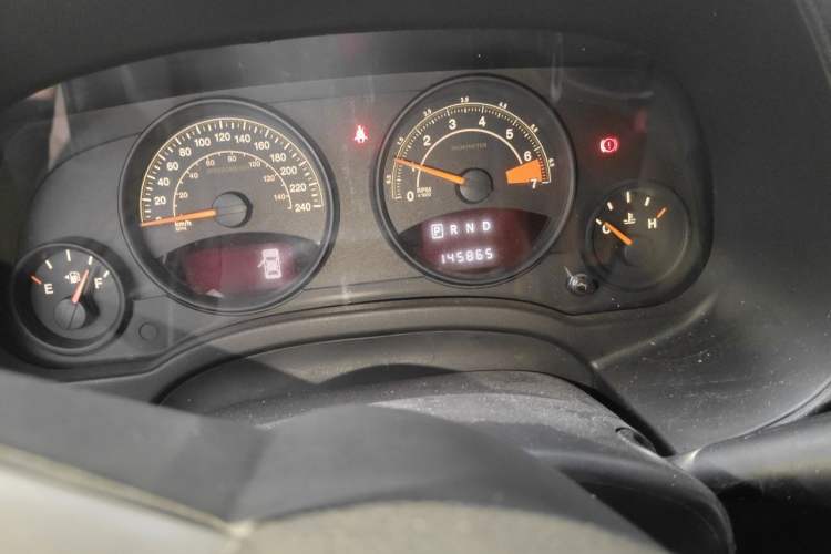 Used Jeep Patriot 2014 2.0L Sport Enhanced Edition Odometer Close Up