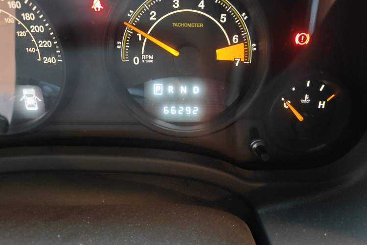 Used Jeep Patriot 2014 2.4L Sport Edition Odometer Close Up