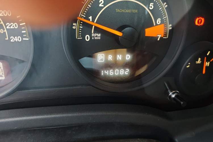Used Jeep Patriot 2014 2.0L Sport Enhanced Edition Odometer Close Up