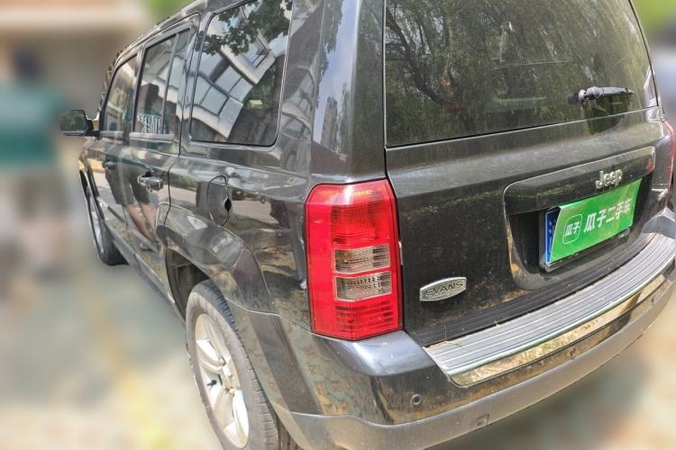 Used Jeep Patriot 2014 2.4L Luxury Navigation Edition Rear Left 45 Deg