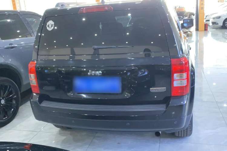 Used Jeep Patriot 2014 2.4L Sport Edition Rear